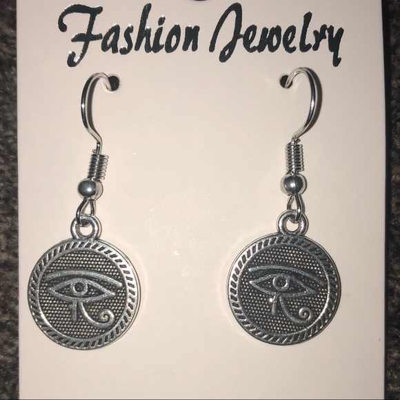 Eye of Horus Earrings 👁 - Picture 7 of 7